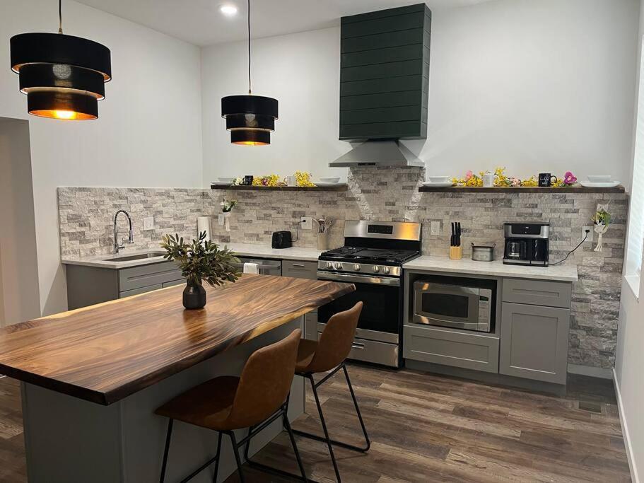 Luxury 2Br Within Walking Distance To Nightlife!! Vila Covington Exterior foto